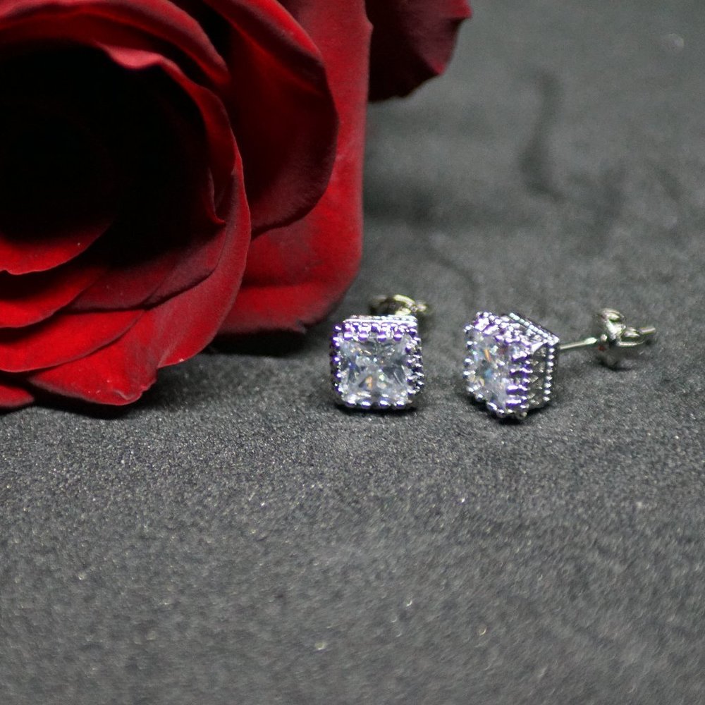 Fifth Avenue Delicate Square Cubic Zirconia Silver Large Crown Stud Earring